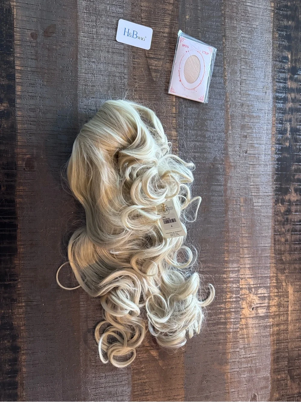 NWT Farrah Fawcett Feathered Blonde 70s Vintage Long Natural Synthetic Wig